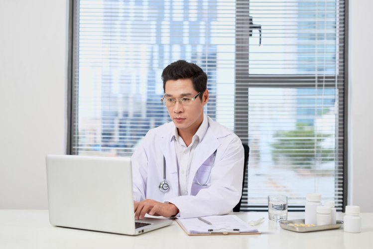 So sánh phần mềm nha khoa All-in-One vs riêng lẻ: Chọn sai, lỗ ngầm không ngờ