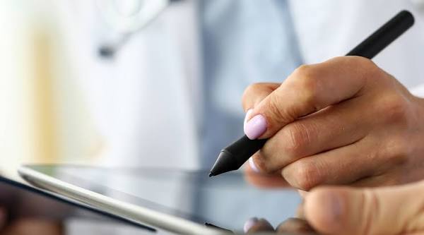 Chữ ký số trong bệnh án điện tử là gì? Vai trò đối với phòng khám nha khoa